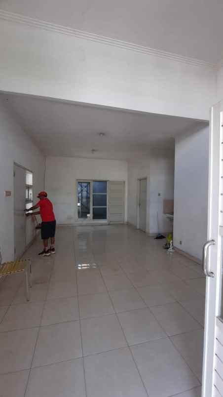 dijual rumah deltasari baru