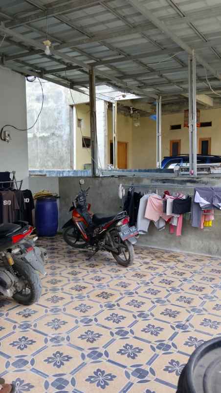 dijual rumah dengan tanah luas dikaliabang