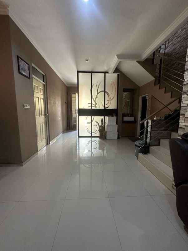 dijual rumah dharmahusada mas