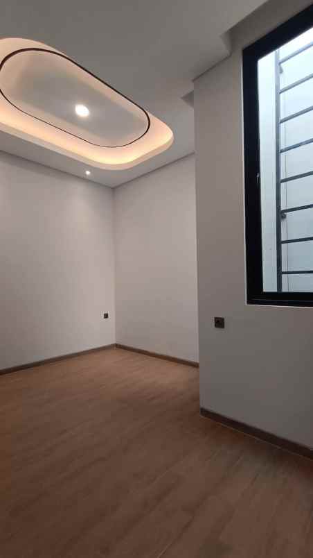 dijual rumah dharmahusada mas
