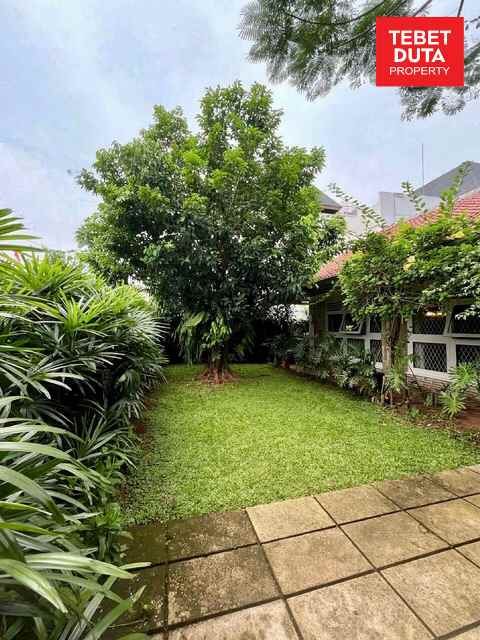 dijual rumah dharmawangsa kebayoran baru