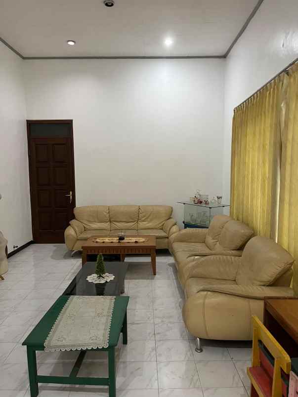 dijual rumah di banyuagung solo