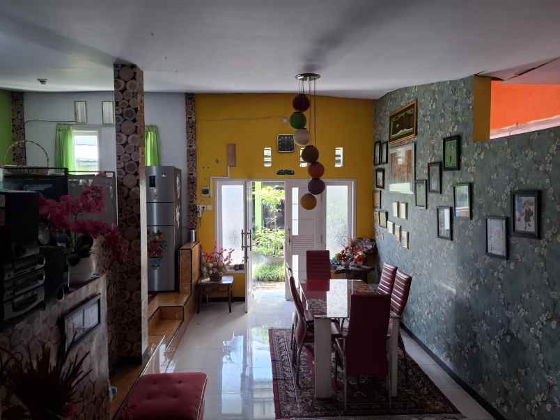 dijual rumah di kelurahan gebang jl kaca piring jember