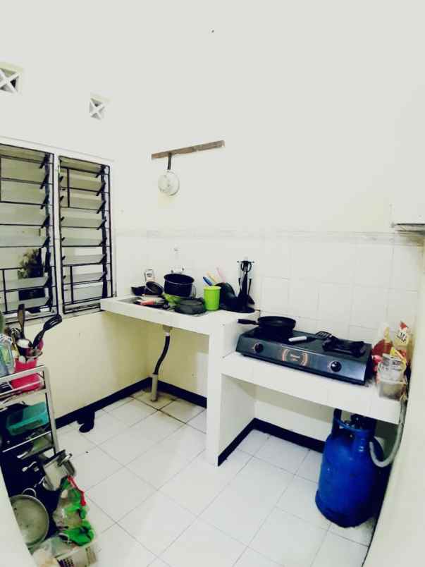 dijual rumah di sariharjo sleman harga rp800 juta nego