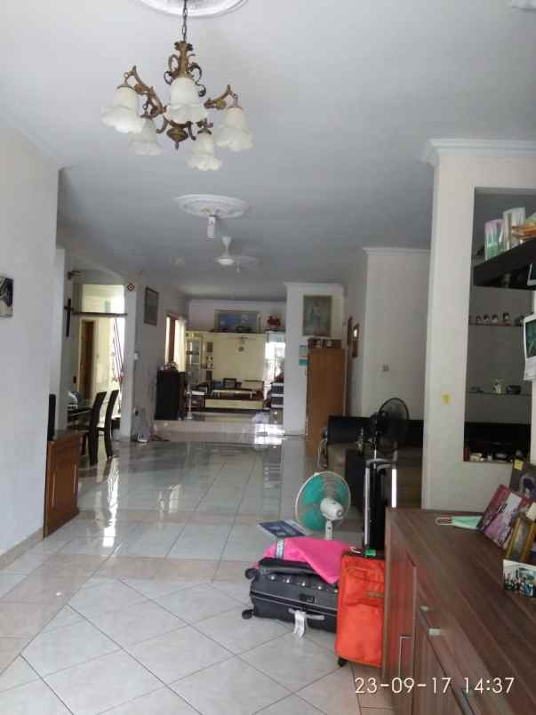 dijual rumah di serpong utara