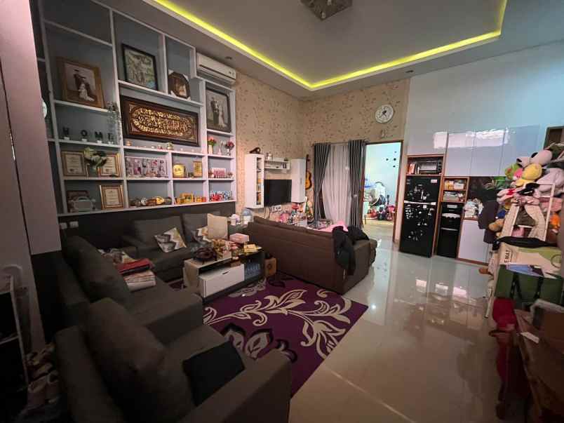 dijual rumah di tengah kota cimahi