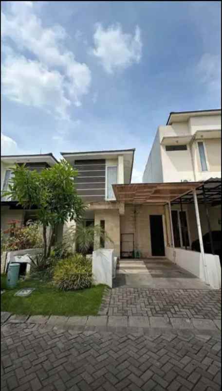 dijual rumah dian istana graha famili