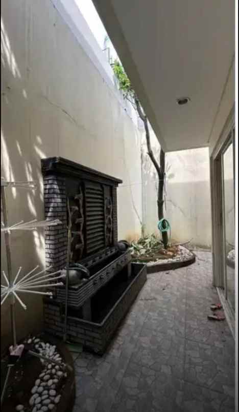 dijual rumah dian istana graha famili