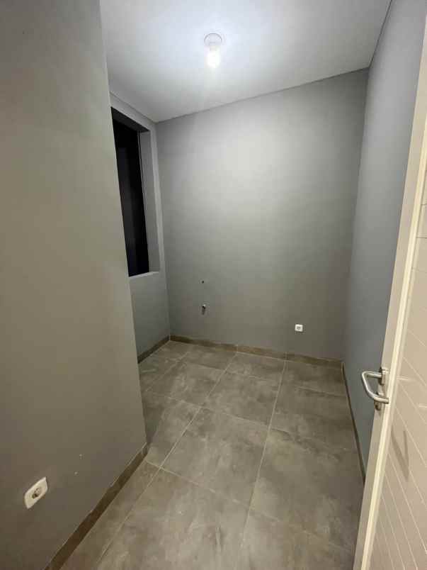 dijual rumah familia urban pedurenan