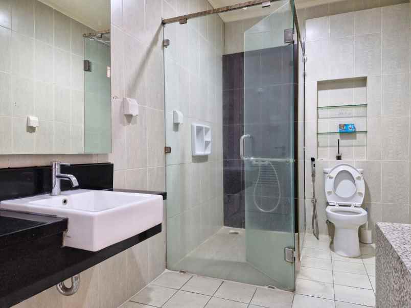 dijual rumah grand richard ebony