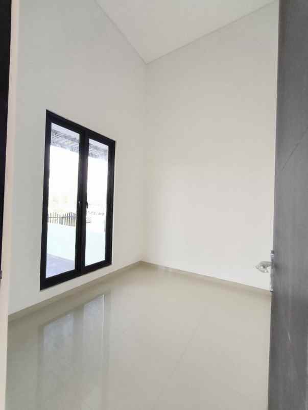 dijual rumah grand sedati regency