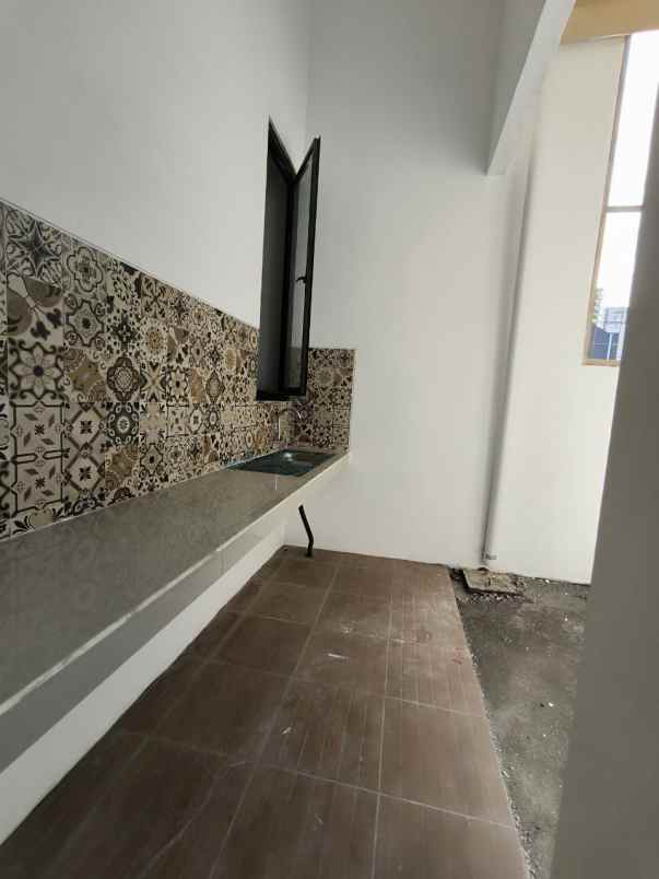 dijual rumah grand sedati regency