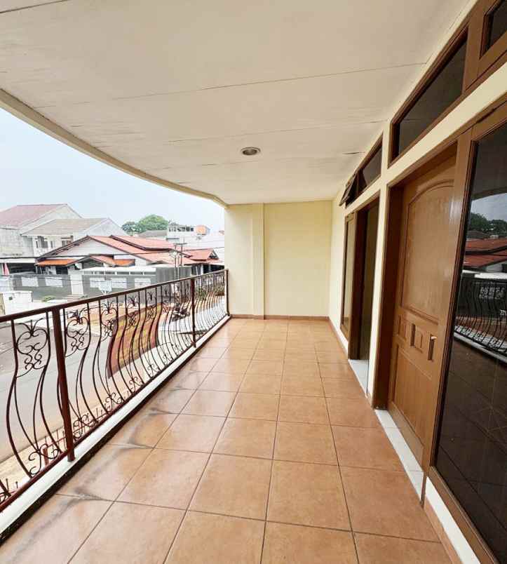 dijual rumah griya cinere i jl rajawali