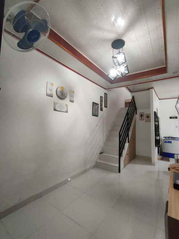 dijual rumah griya kenanga cipondoh