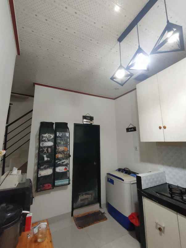 dijual rumah griya kenanga cipondoh