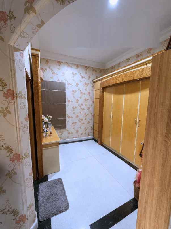 dijual rumah grogol petamburan jakarta