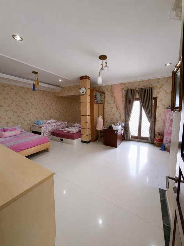 dijual rumah grogol petamburan jakarta