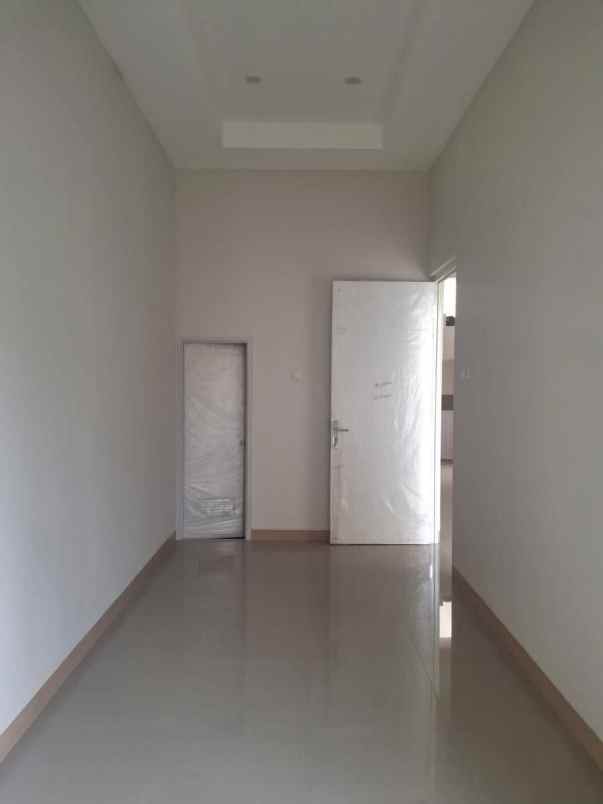 dijual rumah gunung anyar sawah