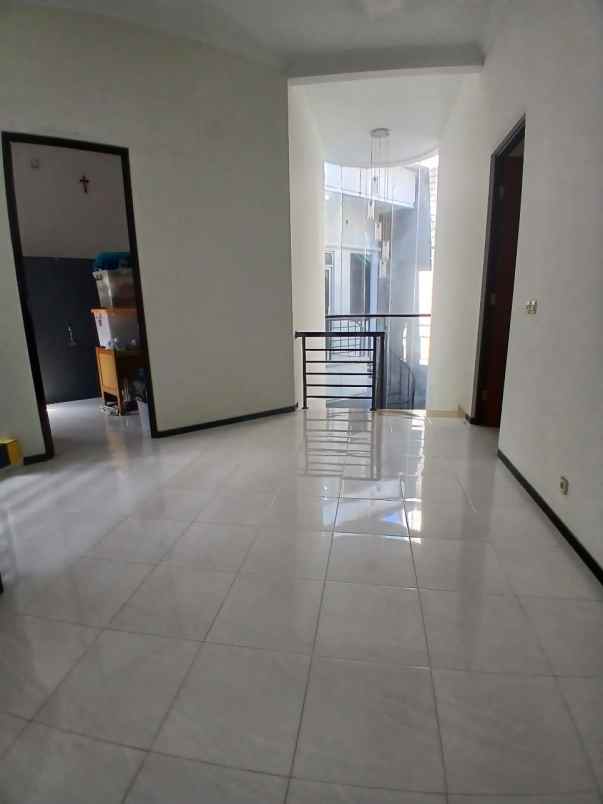 dijual rumah halmahera