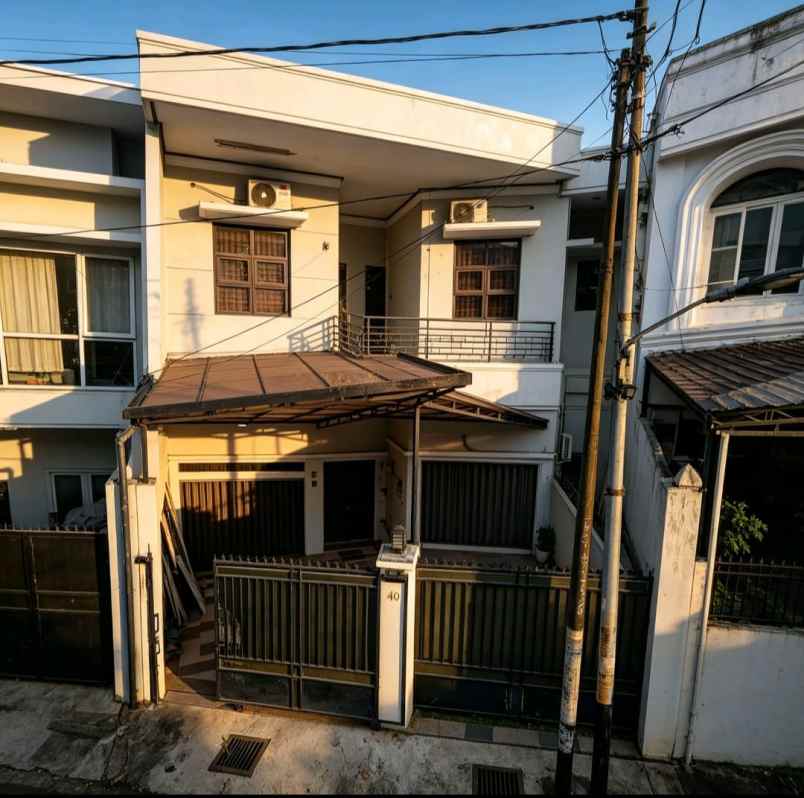 dijual rumah halmahera