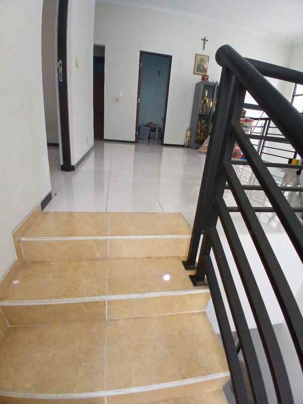 dijual rumah halmahera