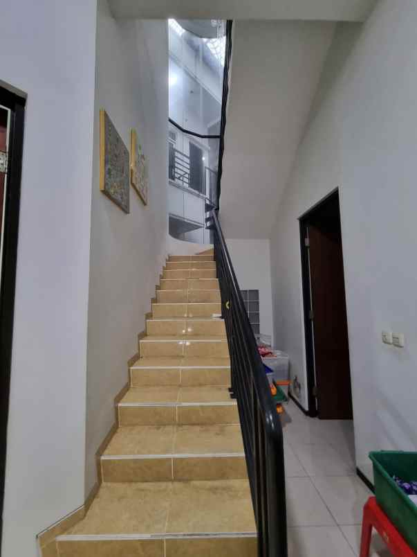 dijual rumah halmahera