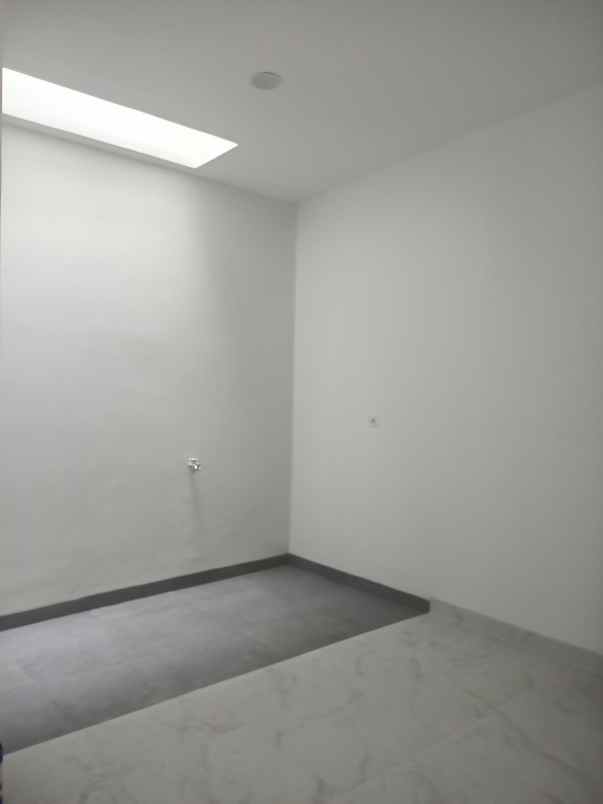 dijual rumah harapan indah