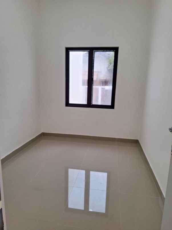 dijual rumah harapan indah