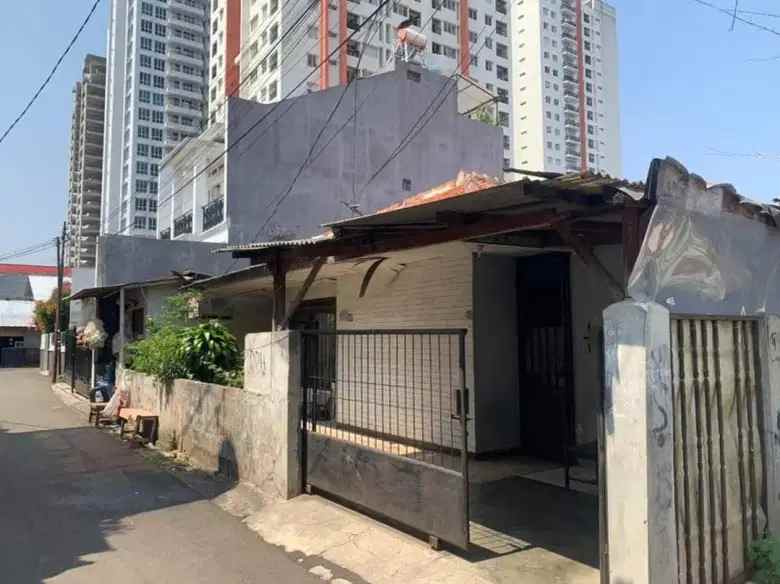 dijual rumah induk hitung tanah dikawasan pondok labu