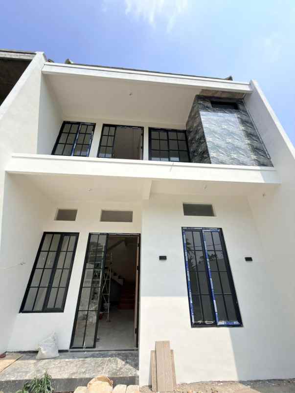 dijual rumah istana bandara pakis malang