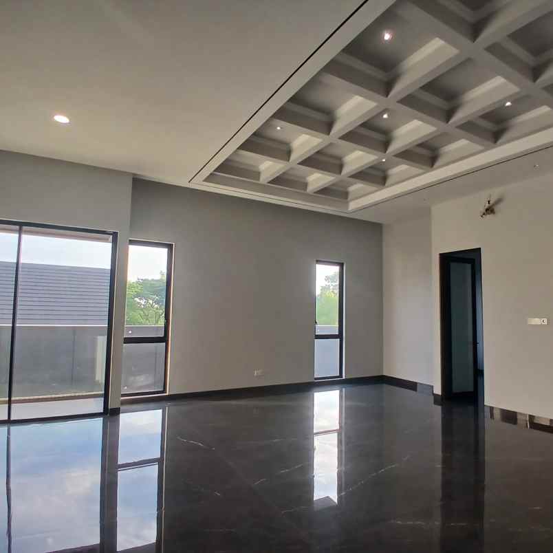 dijual rumah jalan bukit golf internasional