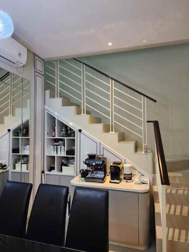 dijual rumah jalan greenlake citraland