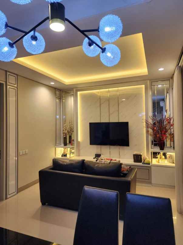 dijual rumah jalan greenlake citraland