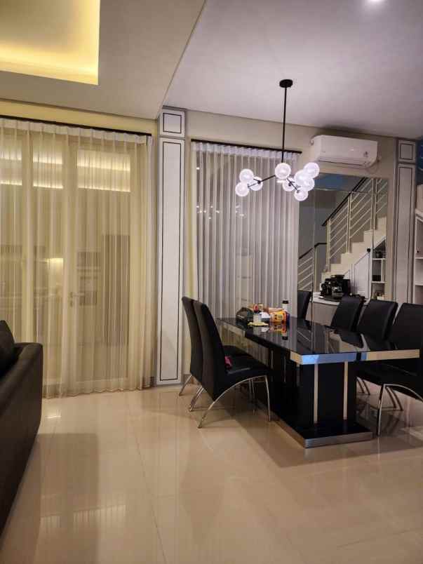 dijual rumah jalan greenlake citraland