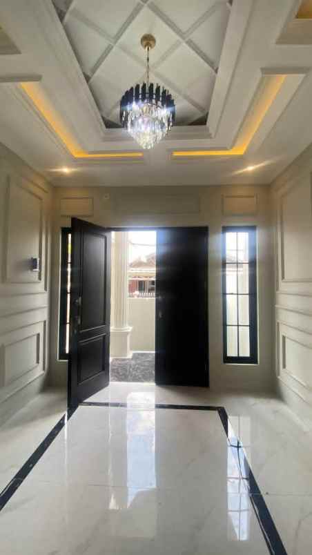 dijual rumah jalan haji kocen