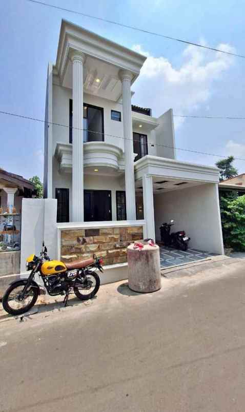 dijual rumah jalan haji kocen