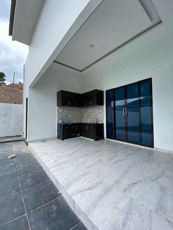 dijual rumah jalan jendral sudirman