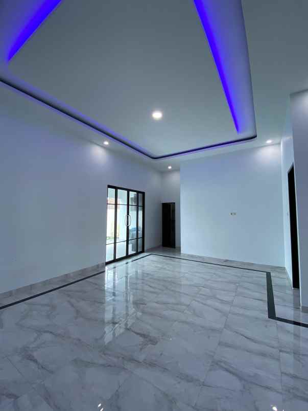 dijual rumah jalan jendral sudirman