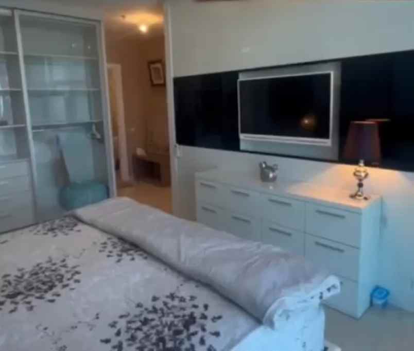 dijual rumah jalan mayjen sungkono