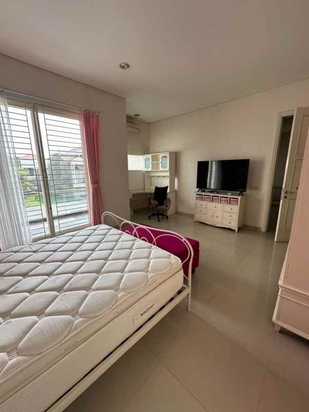 dijual rumah jalan raffles garden citraland