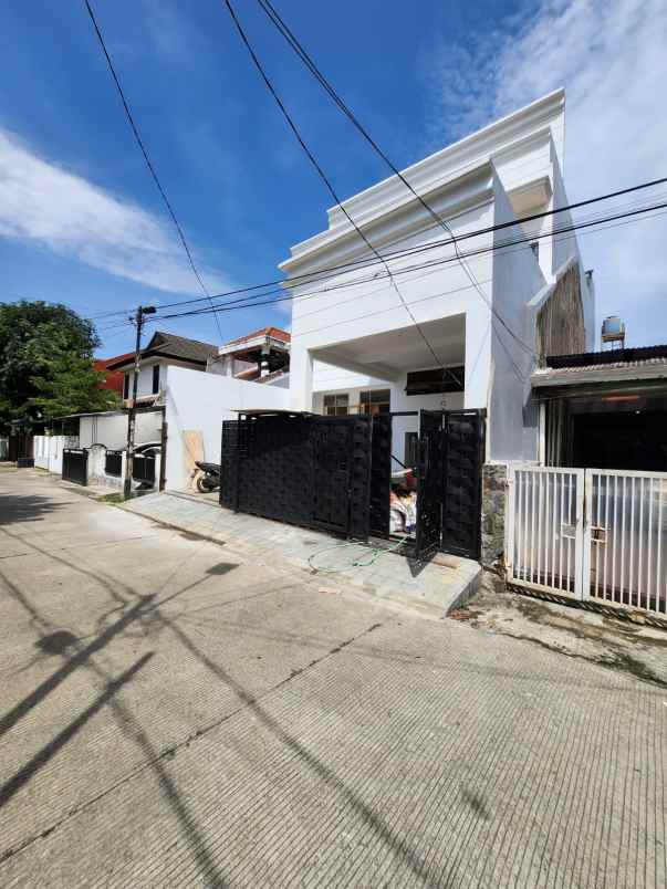 dijual rumah jalan raya bintaro sektor