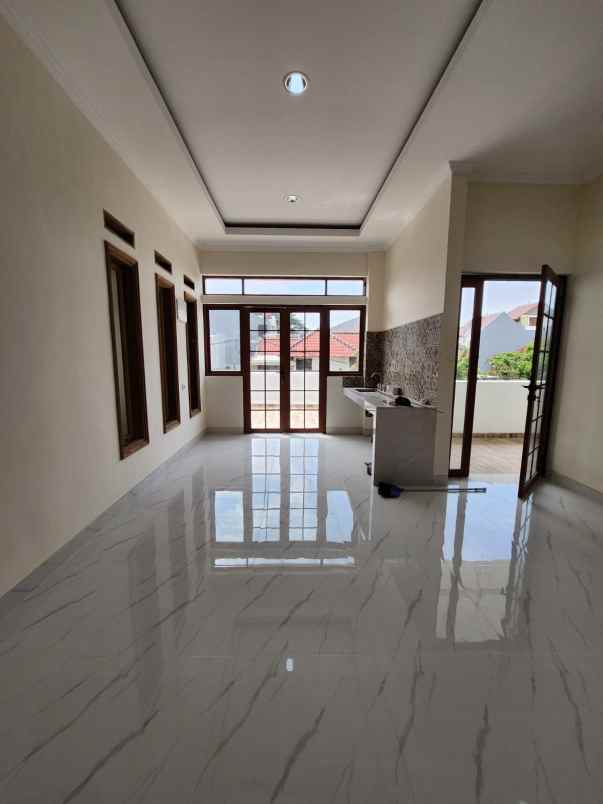 dijual rumah jalan raya bintaro sektor