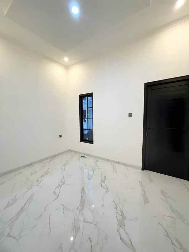 dijual rumah jalan raya cendrawasih