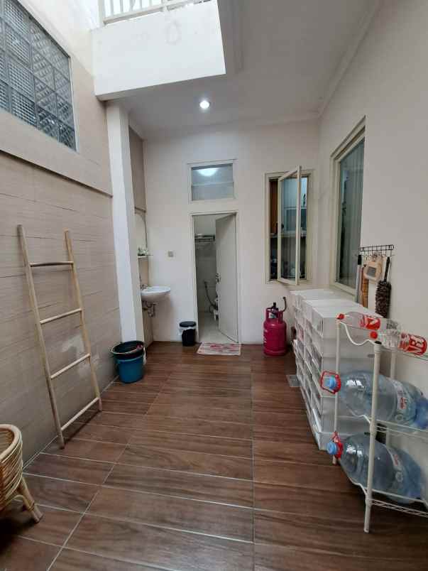 dijual rumah jalan raya cirendeu lebak