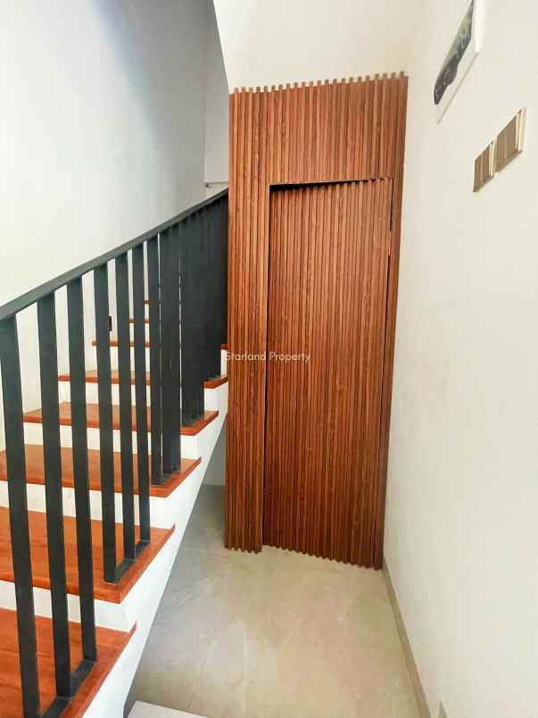 dijual rumah jalan raya joglo