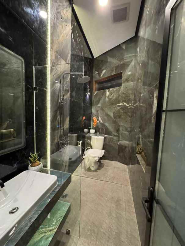 dijual rumah jalan raya pondok cabe