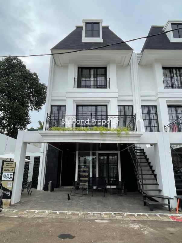 dijual rumah jalan raya rempoa jakarta
