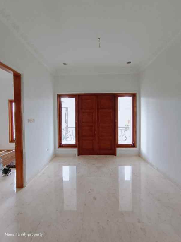 dijual rumah jalan raya rempoa veteran