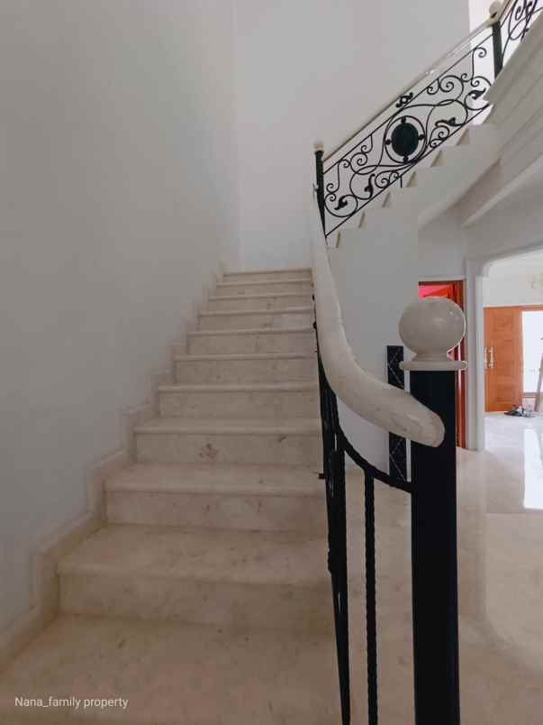 dijual rumah jalan raya rempoa veteran