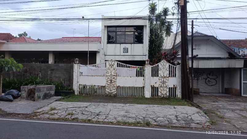 dijual rumah jalan riau